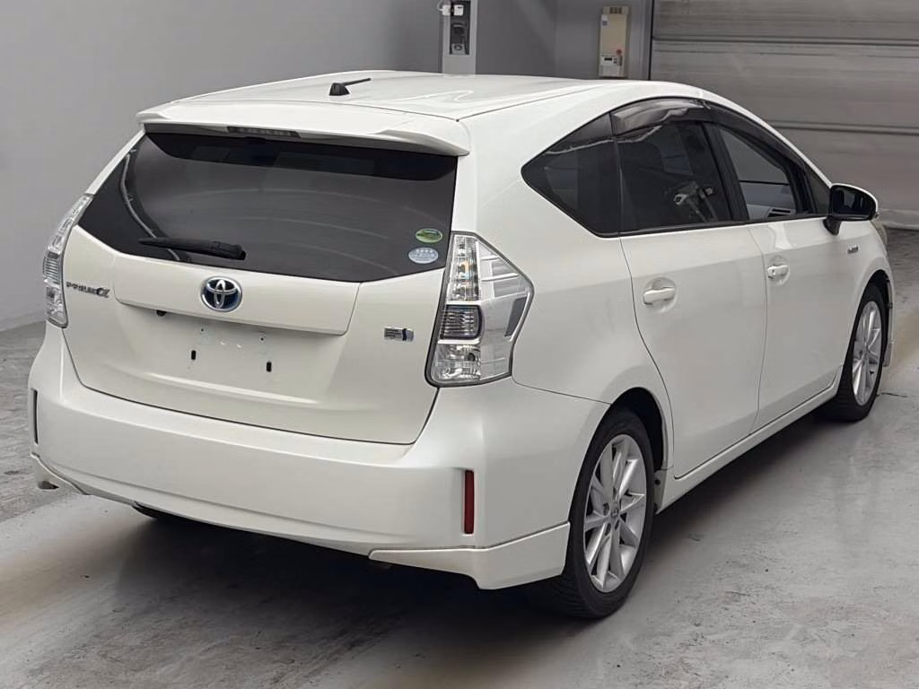 TOYOTA PRIUS ALPHA