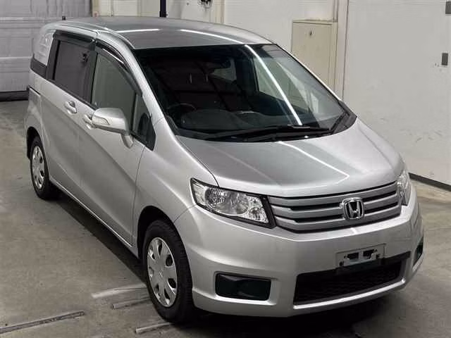 HONDA FREED SPIKE