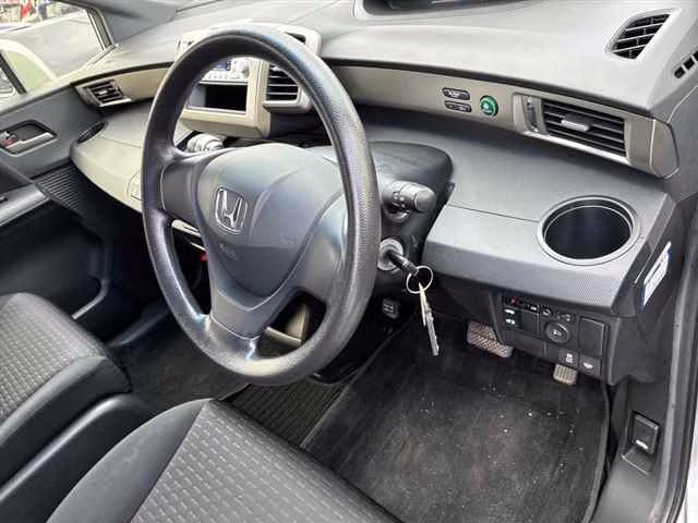 HONDA FREED SPIKE