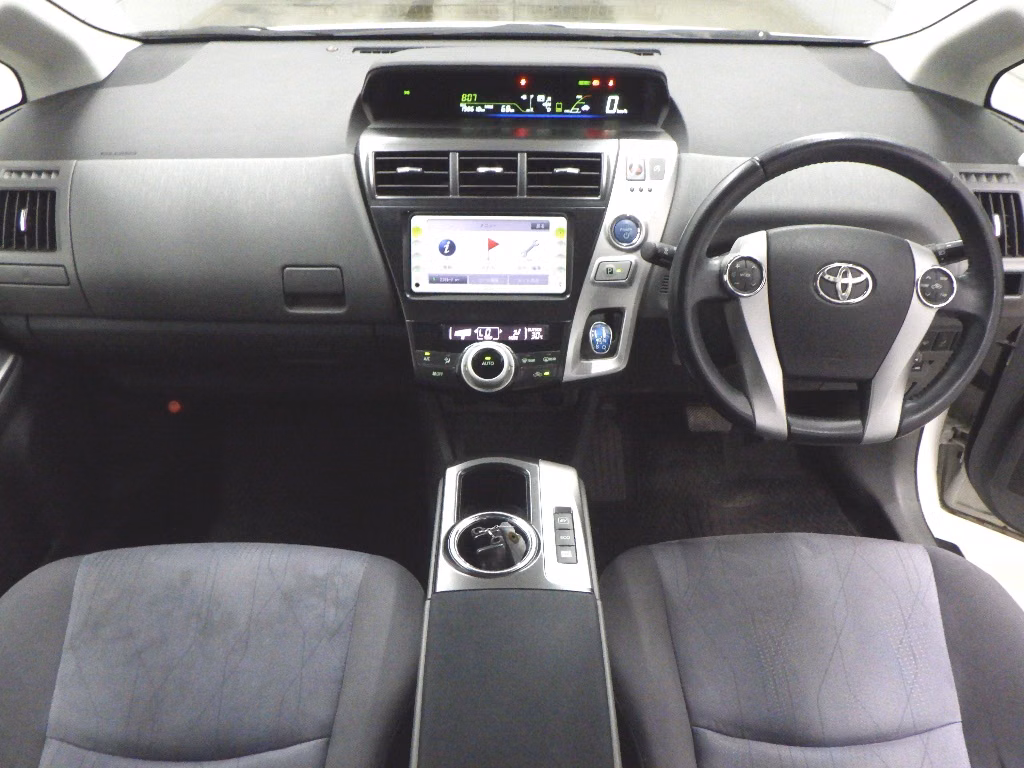 TOYOTA PRIUS ALPHA