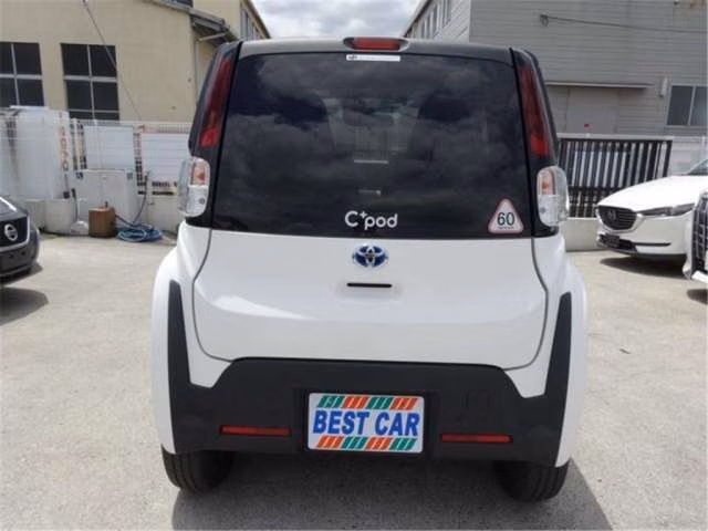 TOYOTA C+POD