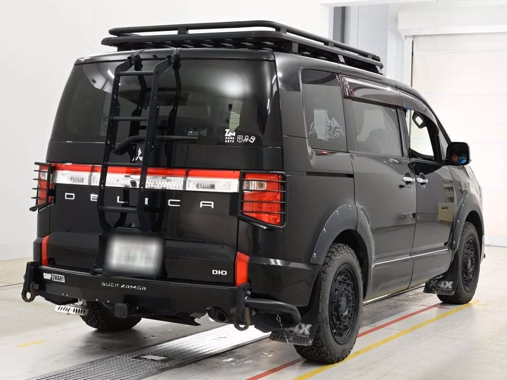 MITSUBISHI DELICA D:5