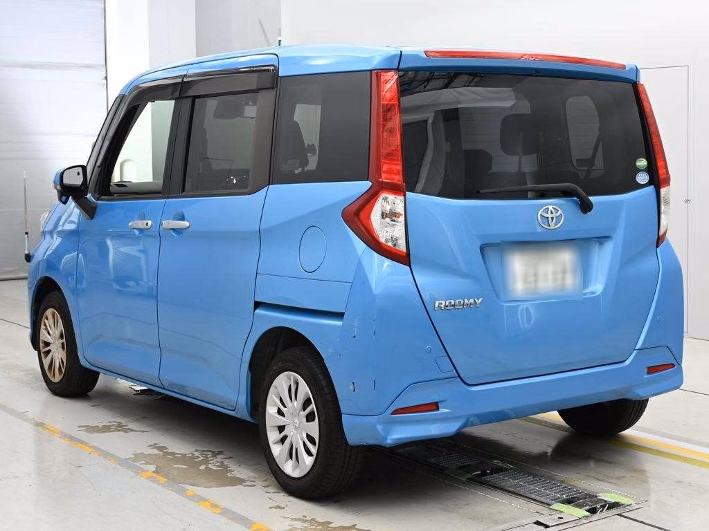 TOYOTA ROOMY