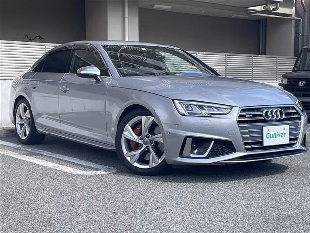 AUDI S4