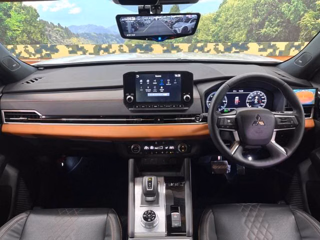 MITSUBISHI OUTLANDER
