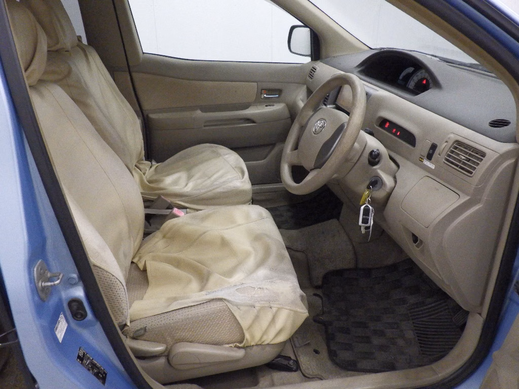 TOYOTA RAUM