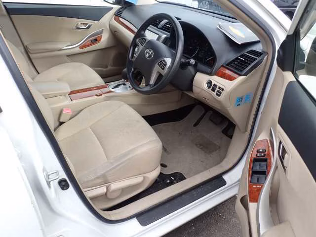 TOYOTA PREMIO