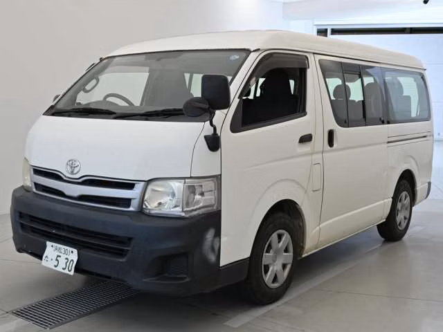 TOYOTA HIACE