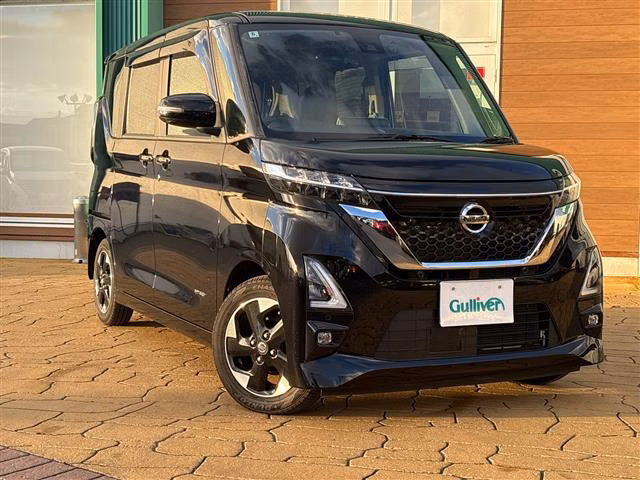 NISSAN ROOX