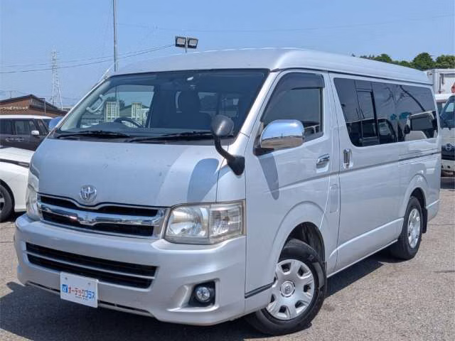 TOYOTA HIACE
