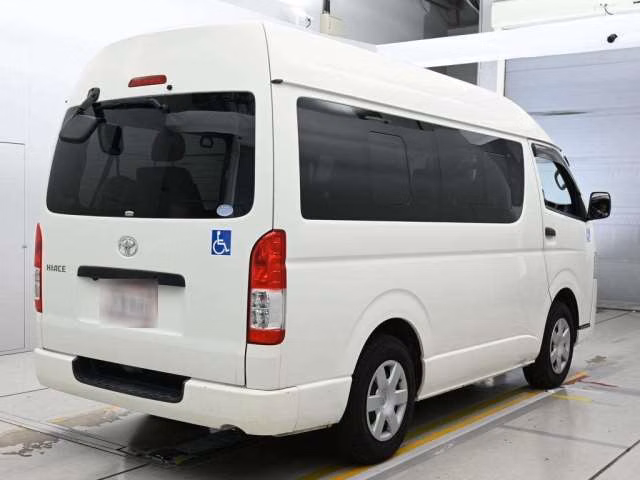 TOYOTA REGIUS ACE