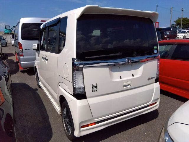 HONDA N-BOX