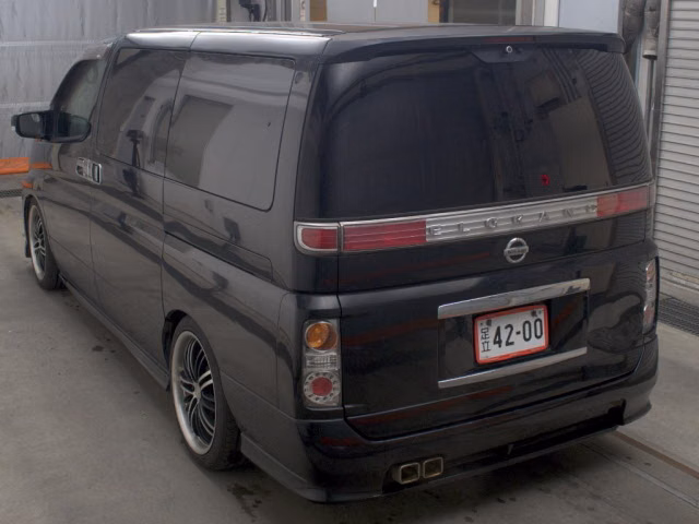 NISSAN ELGRAND