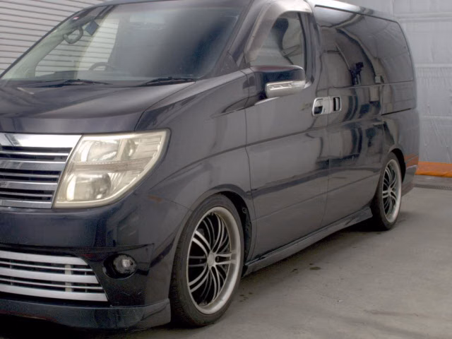 NISSAN ELGRAND