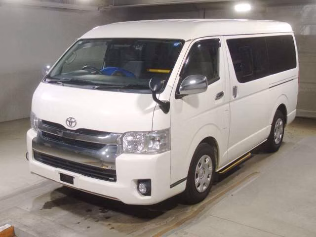 TOYOTA HIACE