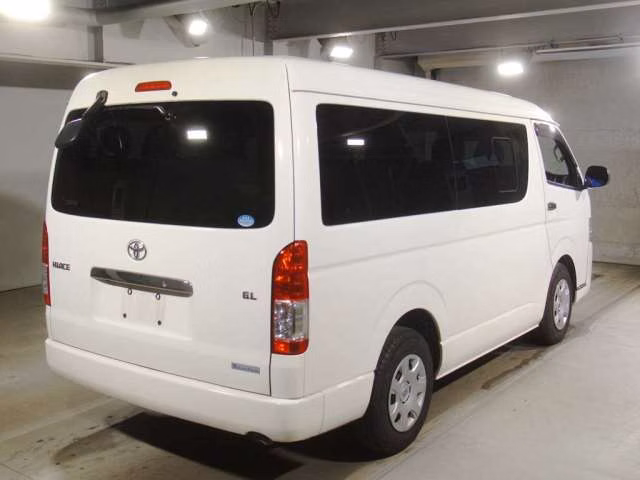 TOYOTA HIACE
