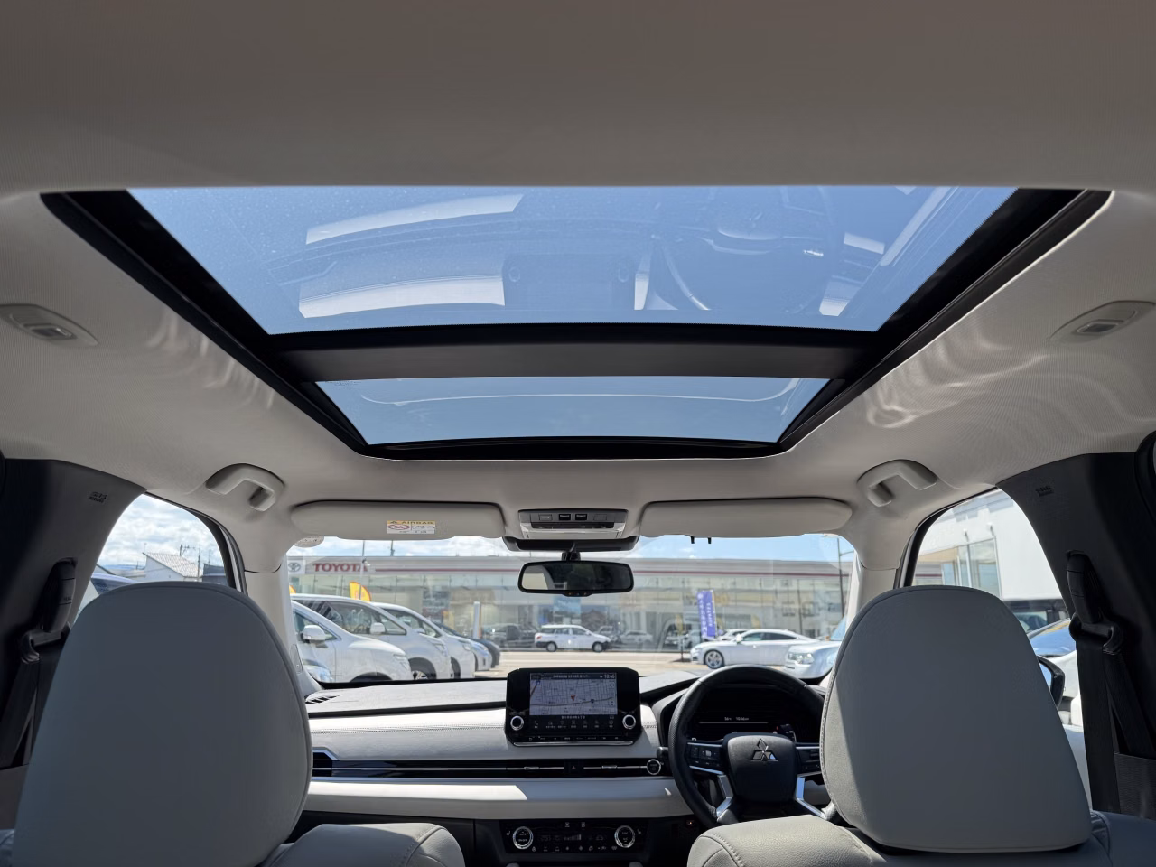 MITSUBISHI OUTLANDER