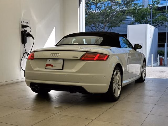 AUDI TT