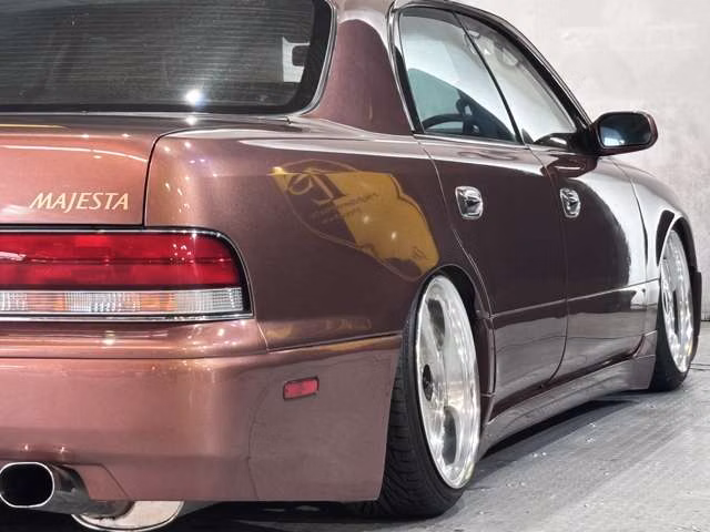 TOYOTA CROWN MAJESTA
