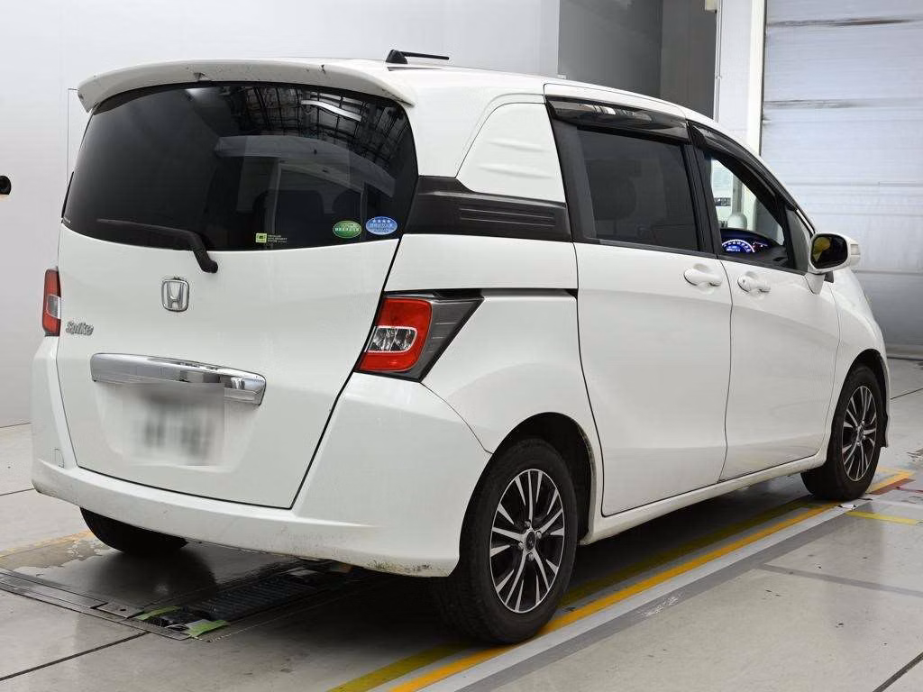 HONDA FREED SPIKE