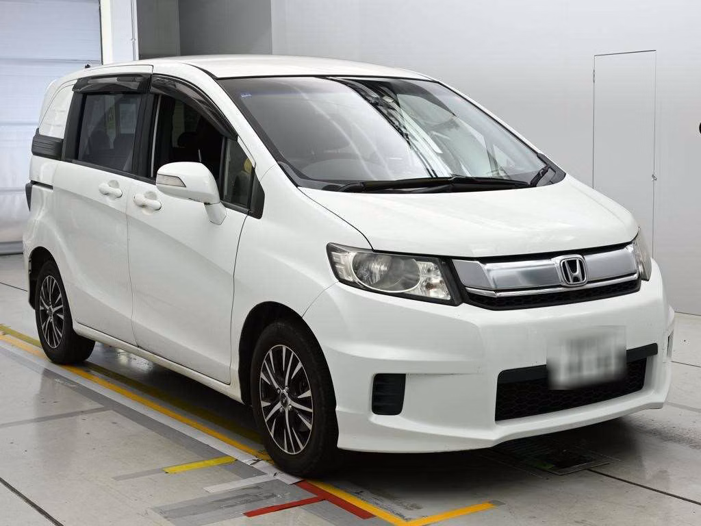 HONDA FREED SPIKE