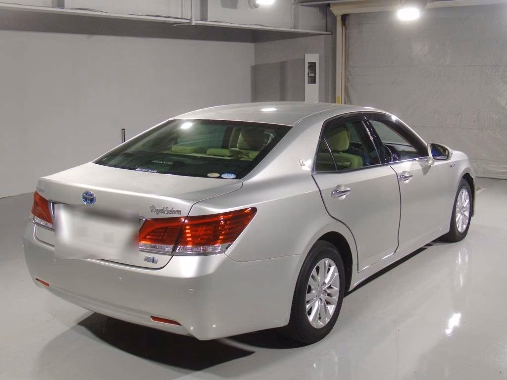 TOYOTA CROWN