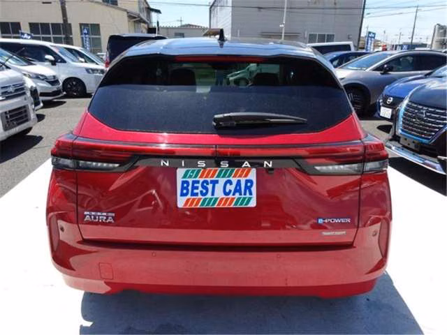 NISSAN AURA