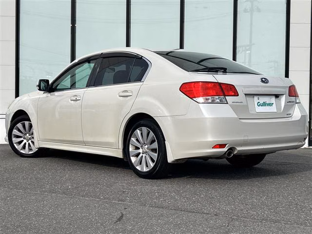 SUBARU LEGACY B4
