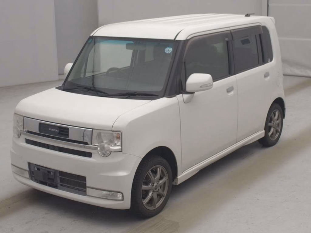 TOYOTA PIXIS SPACE