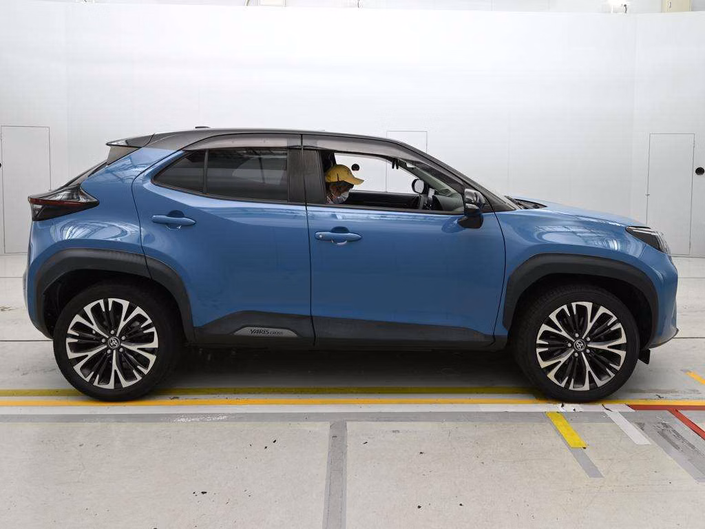 TOYOTA YARIS CROSS