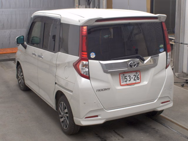TOYOTA ROOMY