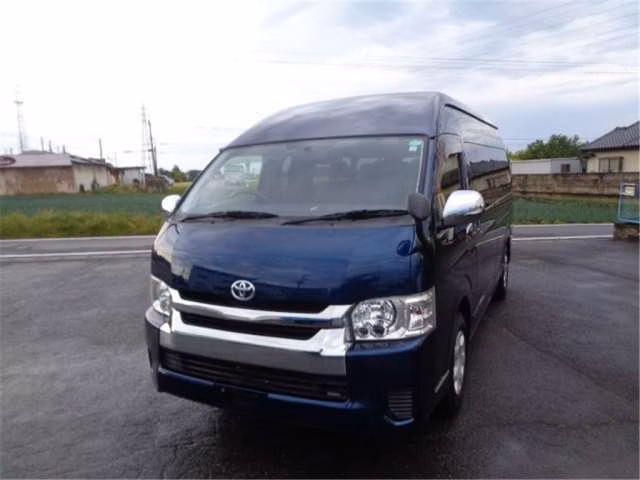 TOYOTA HIACE