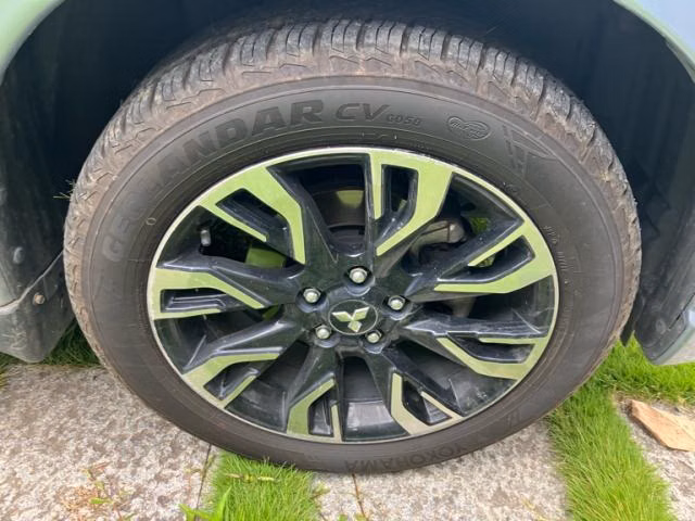 MITSUBISHI OUTLANDER