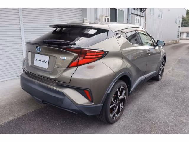 TOYOTA C-HR