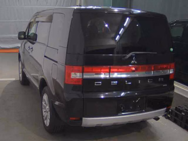 MITSUBISHI DELICA D:5
