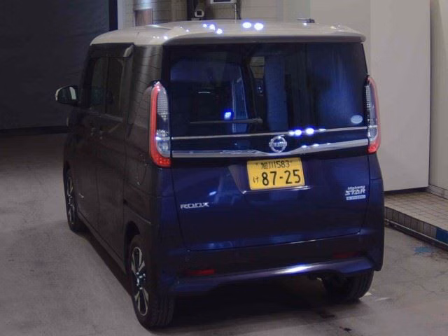 NISSAN ROOX