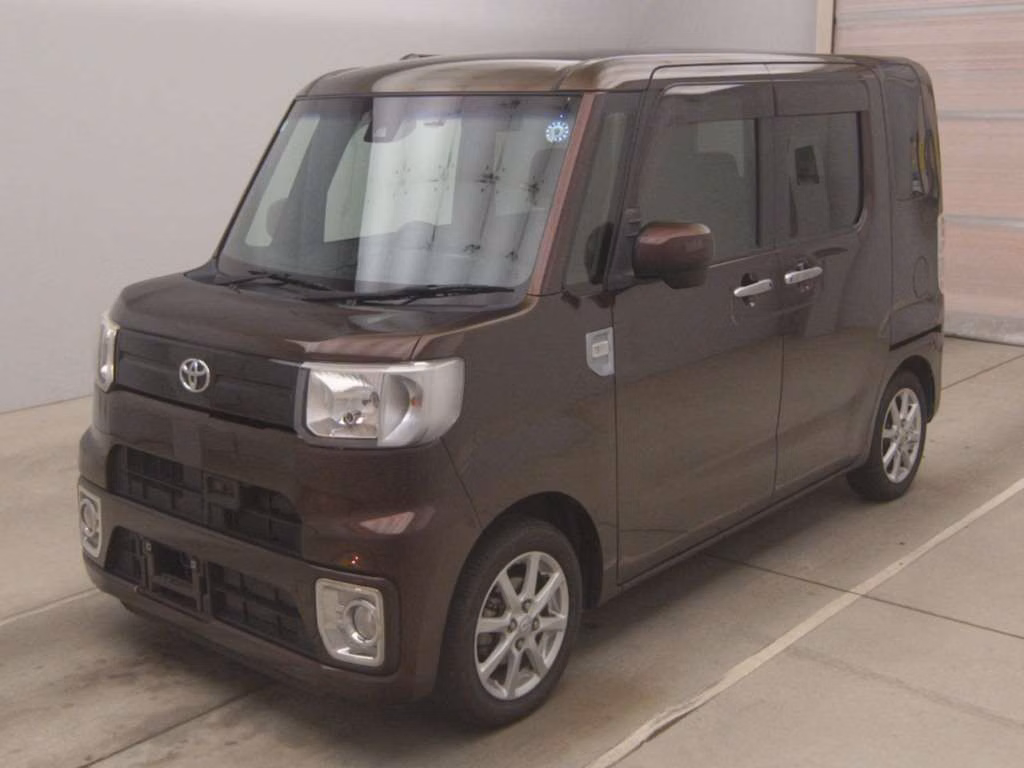 TOYOTA PIXIS MEGA
