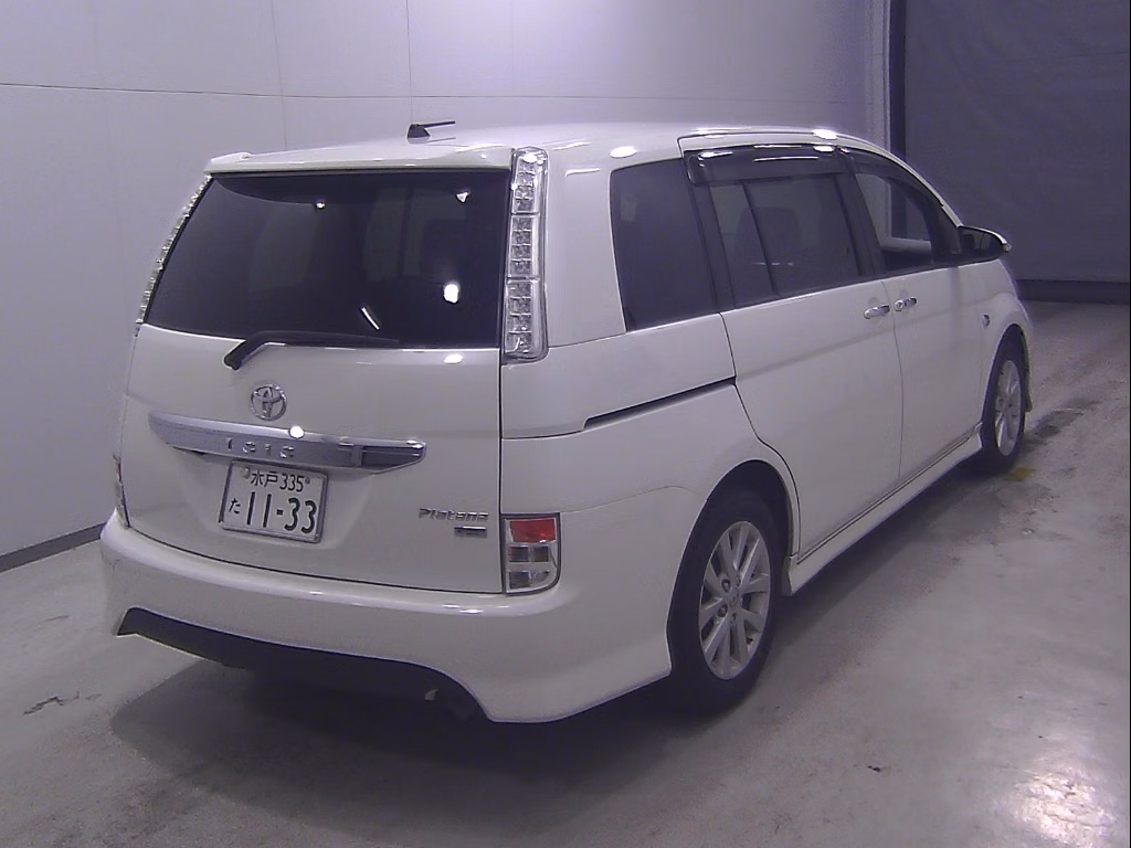 TOYOTA ISIS