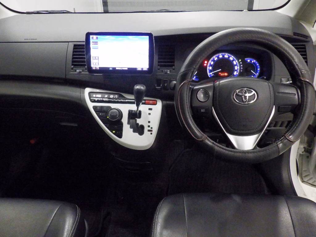 TOYOTA ISIS