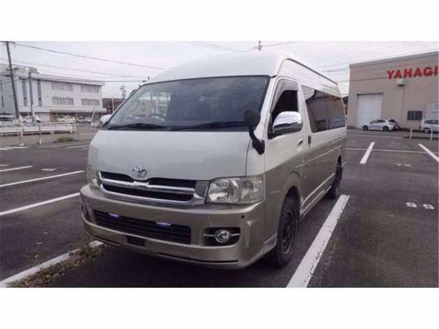 TOYOTA HIACE
