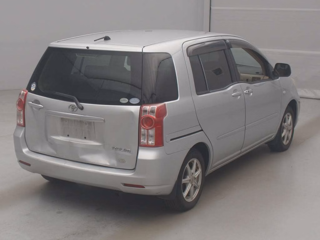 TOYOTA RAUM