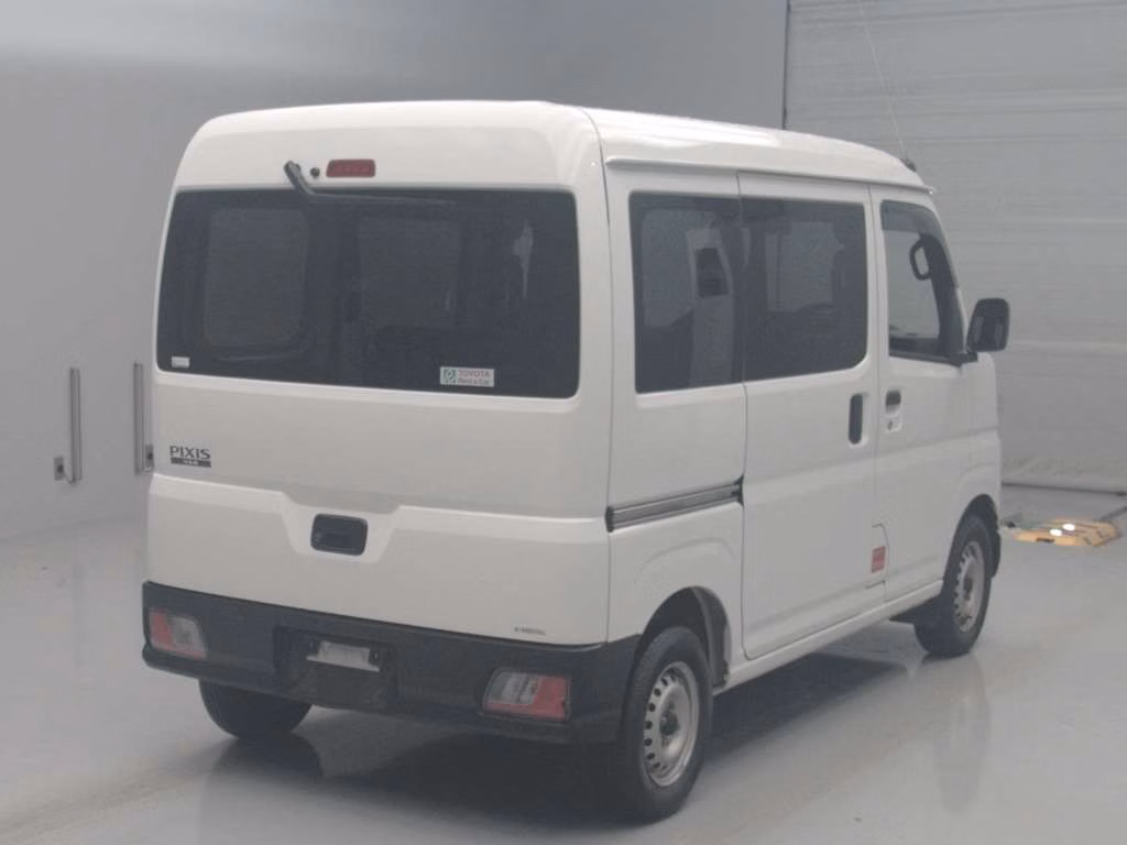 TOYOTA PIXIS VAN