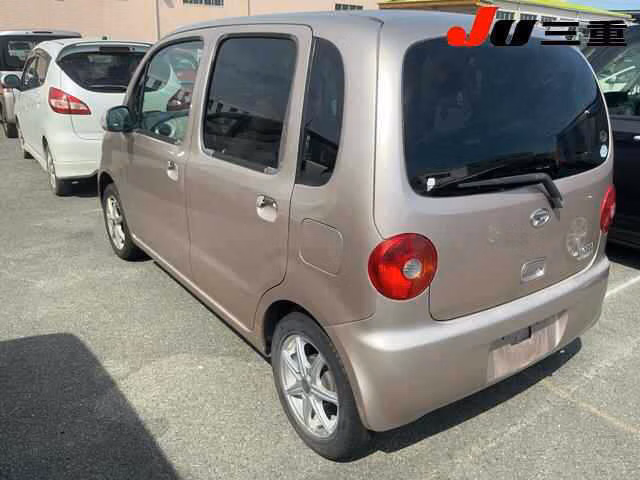 DAIHATSU MOVE LATTE
