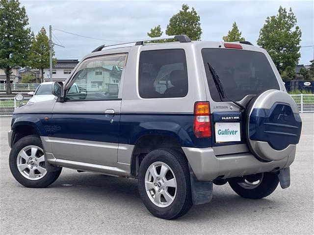 MITSUBISHI PAJERO MINI
