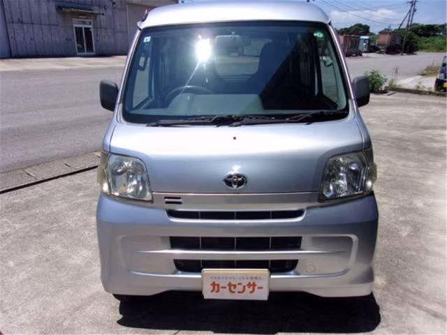 TOYOTA PIXIS VAN