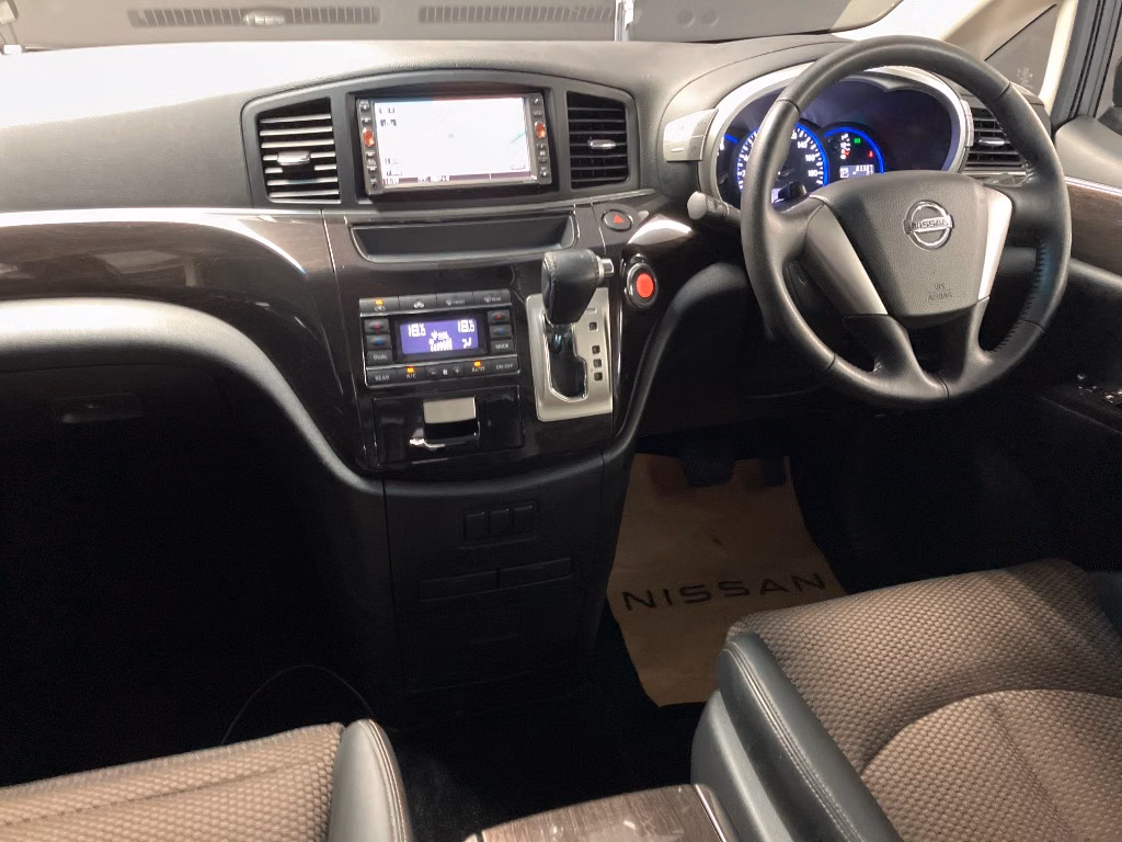 NISSAN ELGRAND