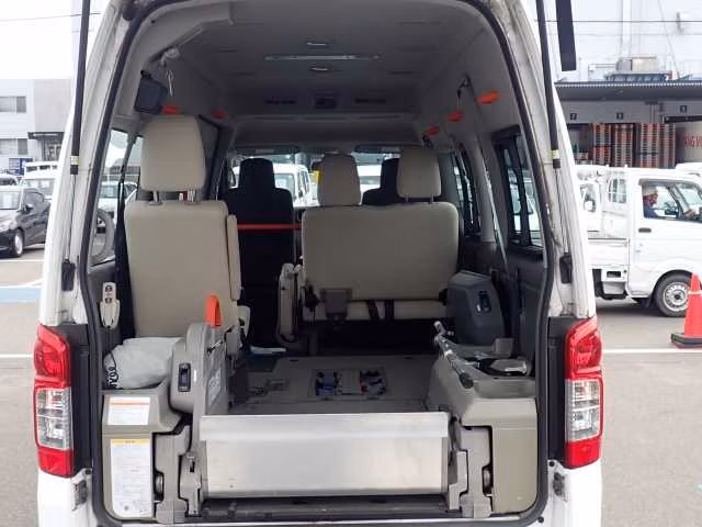NISSAN NV350 CARAVAN