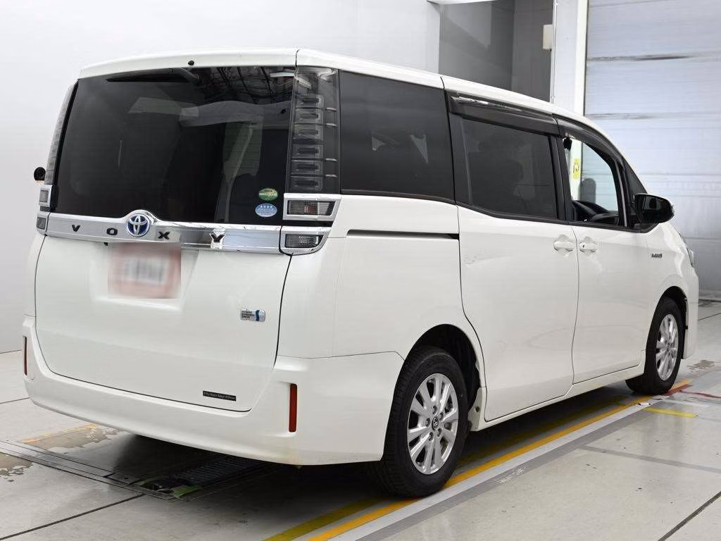 TOYOTA VOXY