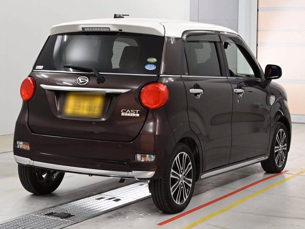 DAIHATSU CAST