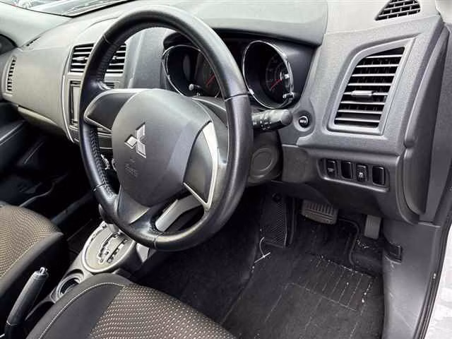 MITSUBISHI RVR